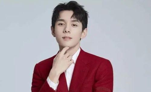 娱乐吃瓜酱李佳琦,从娱乐吃瓜酱到带货一哥的蜕变之路  第3张